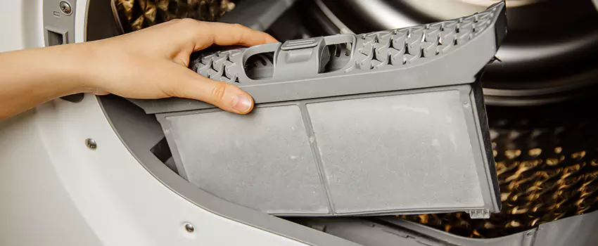 Signs Of A Clogged Dryer Lint Trap in Brooklyn Park, Maryland